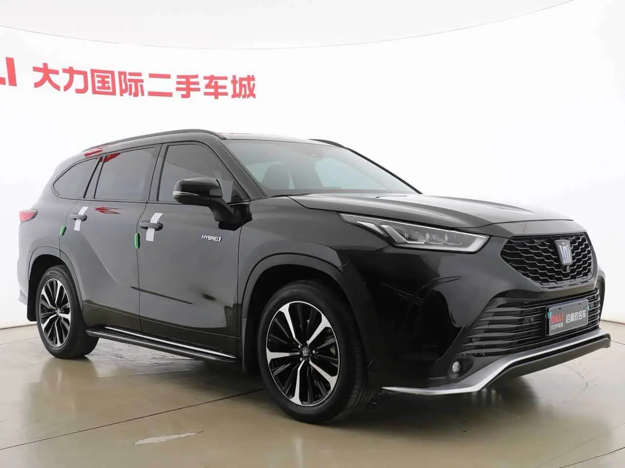 Toyota Crown Kluger 2021 — Photo 2/16