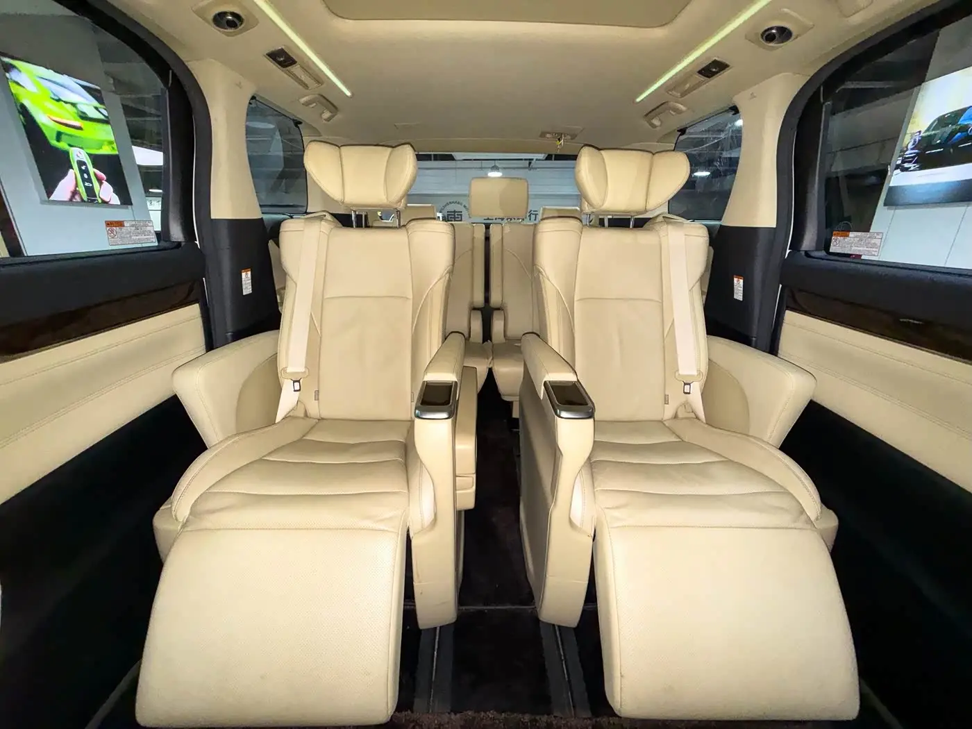 Toyota Alphard 2020 — Photo 15/20