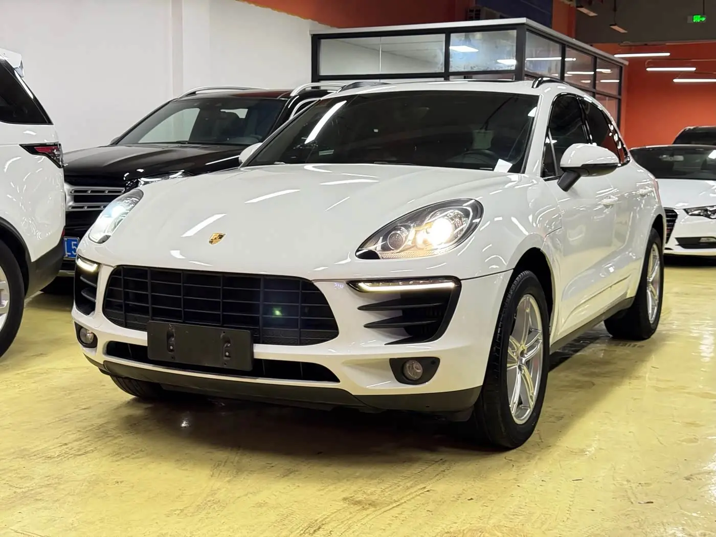 Porsche Macan 2016 — Photo 1/20