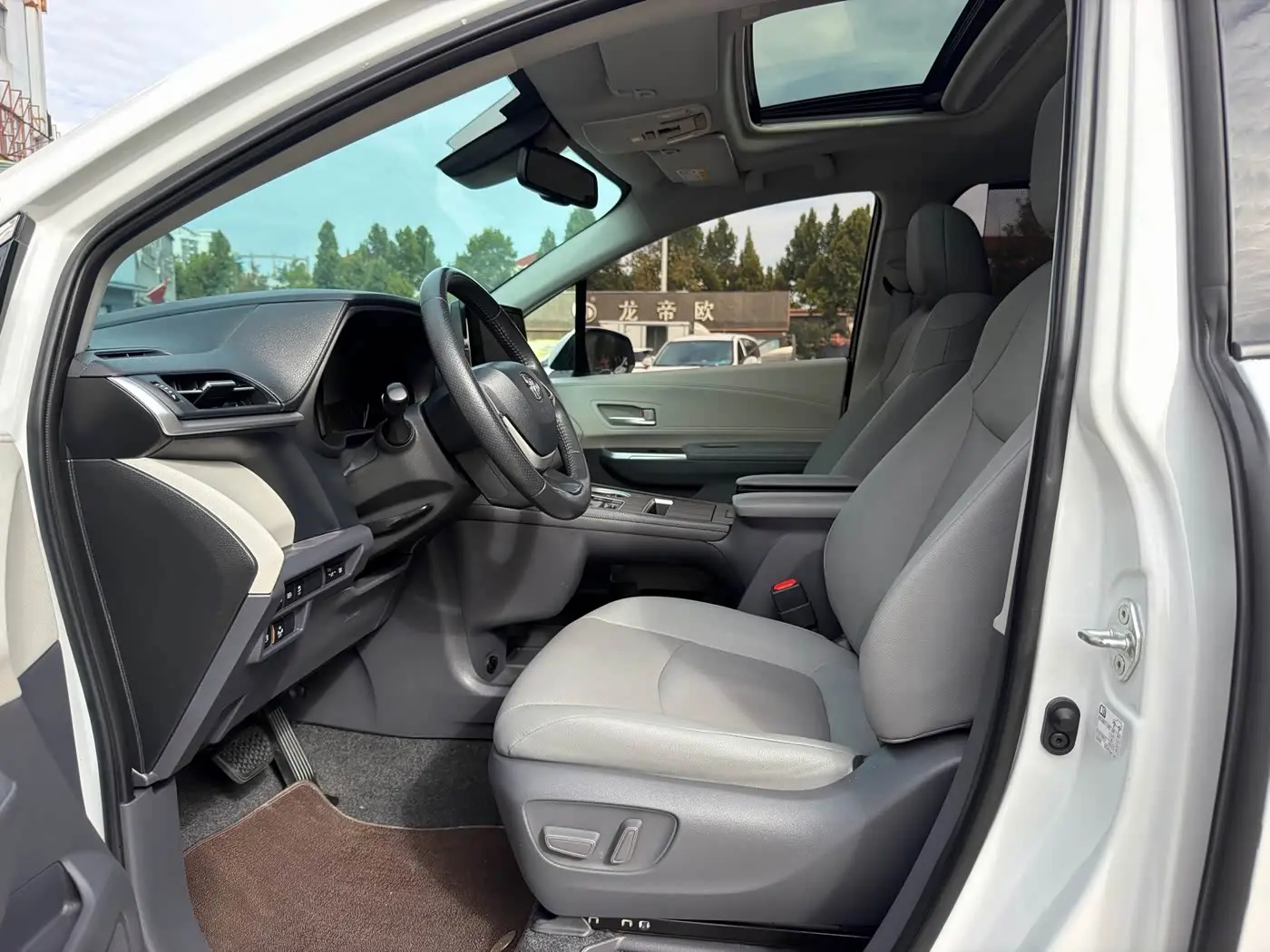 Toyota Sienna 2022 — Şəkil 4/15