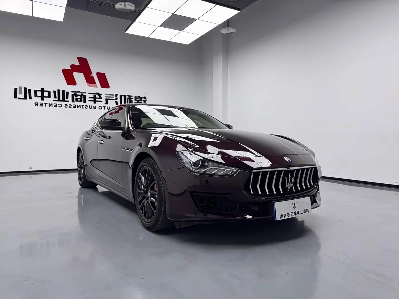 Maserati Ghibli 2019 — Фото 3/20