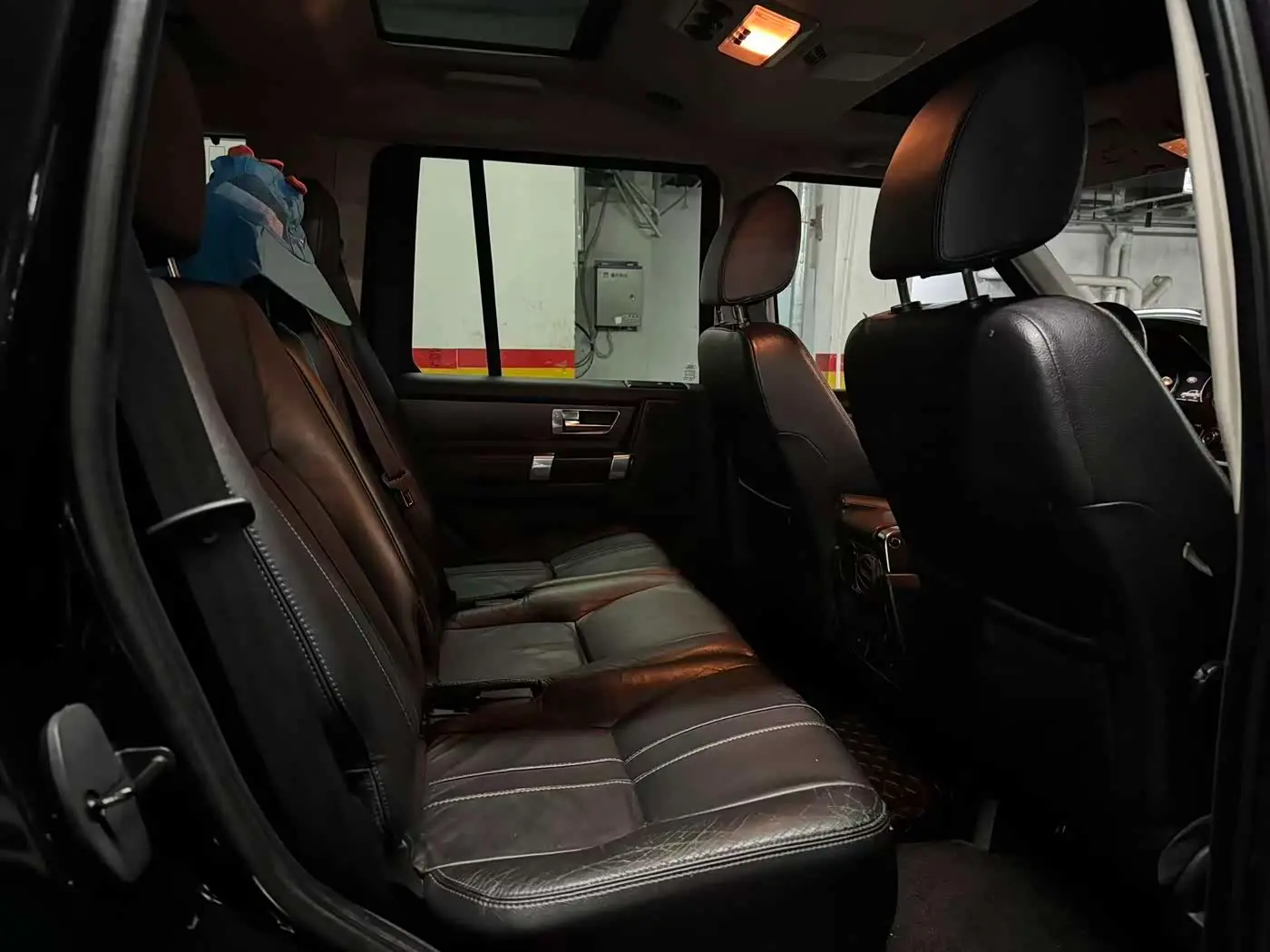 Land Rover Discovery 2012 — Фото 13/19