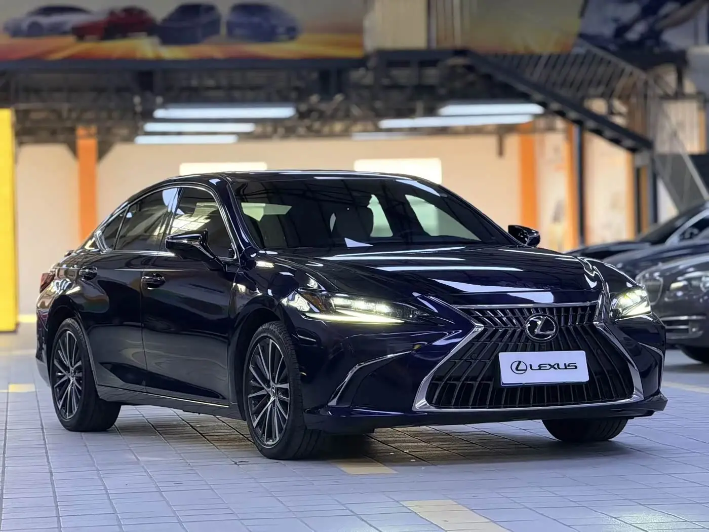 Lexus ES 2023 — Photo 3/9