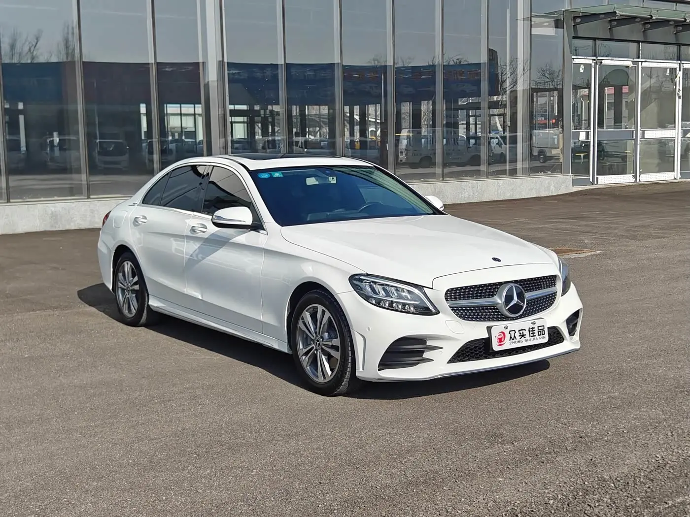 Mercedes-Benz C-Class 2019 — Photo 3/20