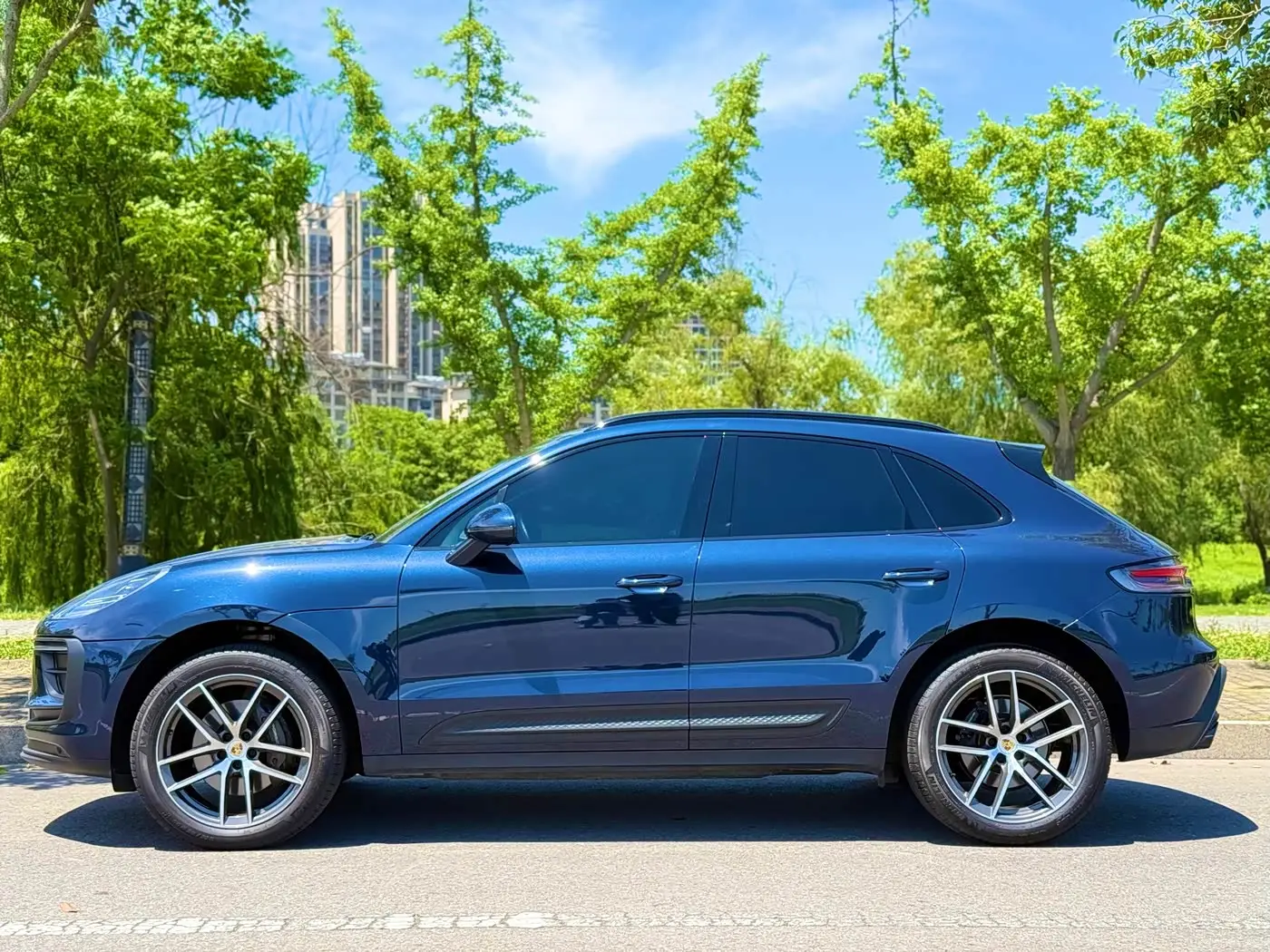 Porsche Macan 2023 — Фото 3/19