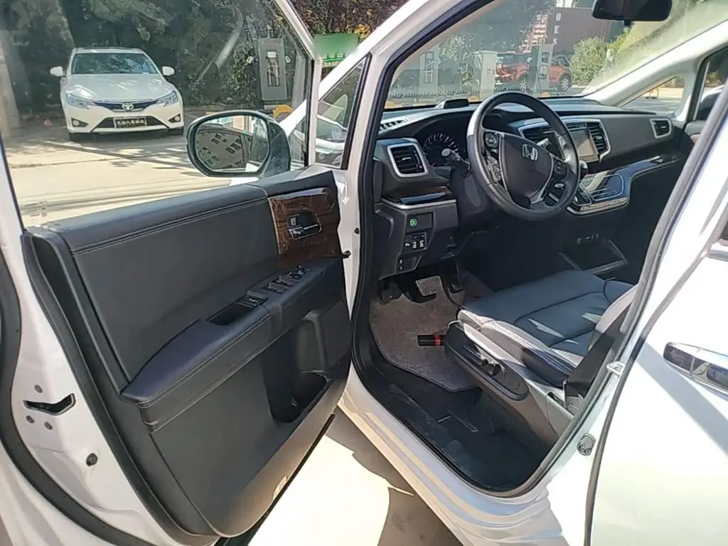 Honda Odyssey 2016 — Photo 16/20