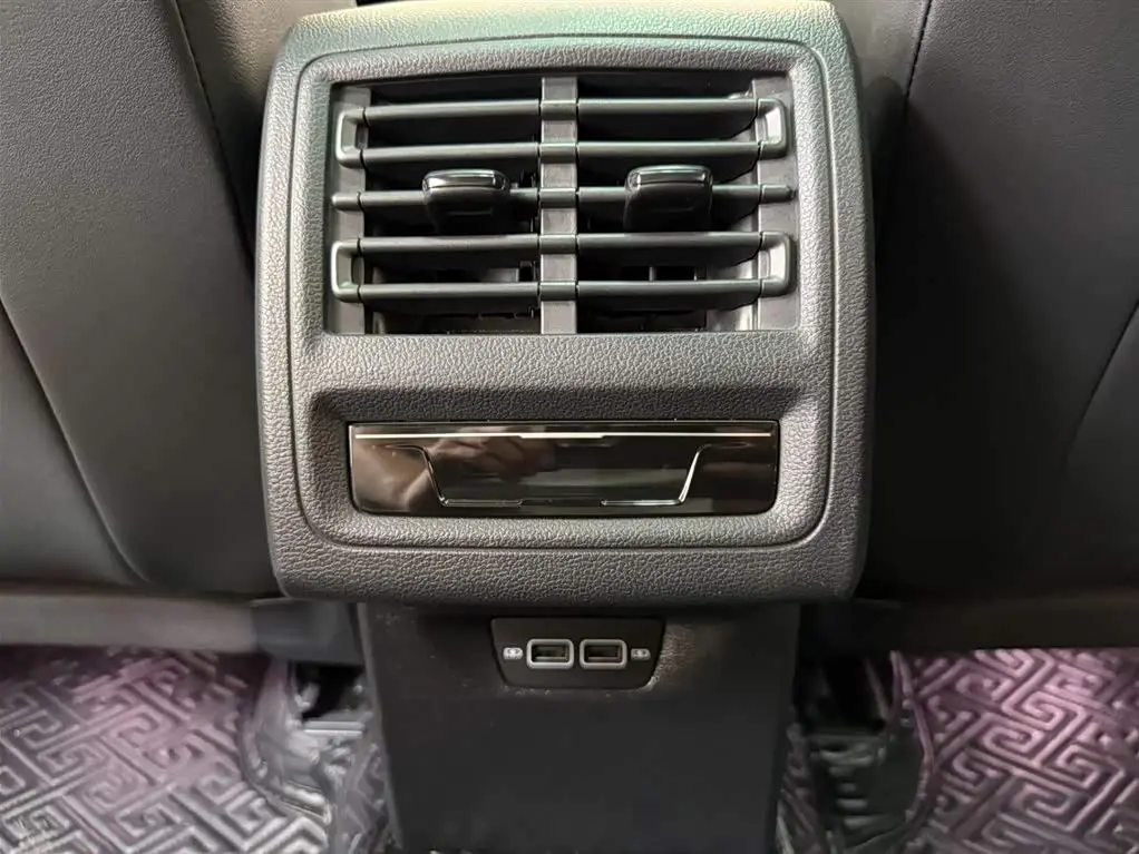 Volkswagen Golf 2023 — Photo 19/20