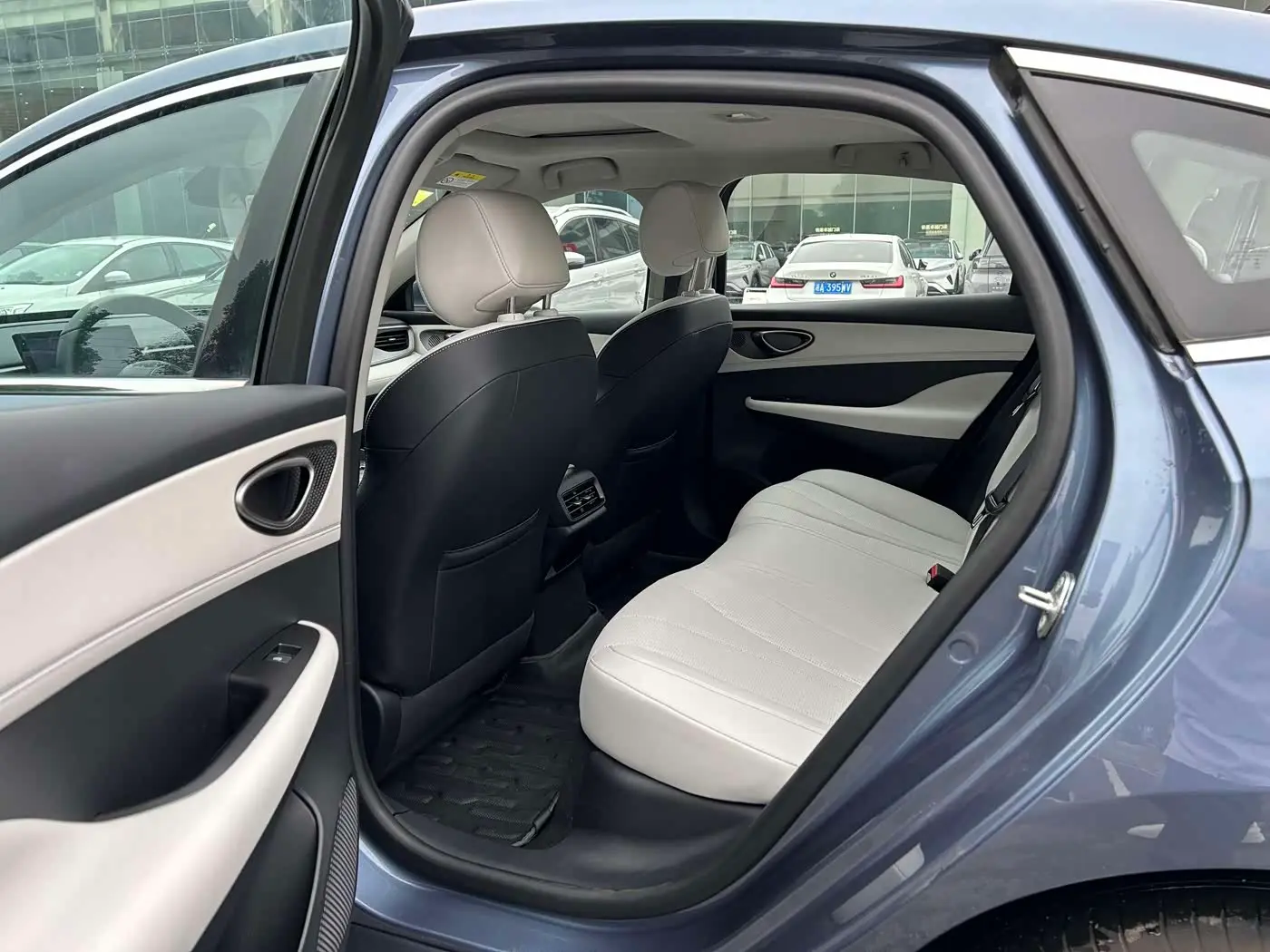 BYD Hai Bao 05 DM-i 2025 — Photo 8/11