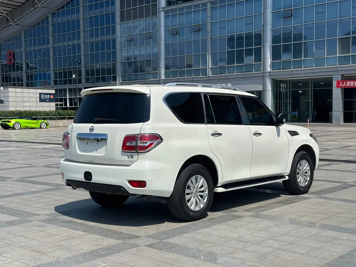 Nissan Patrol 2018 — Фото 5/17