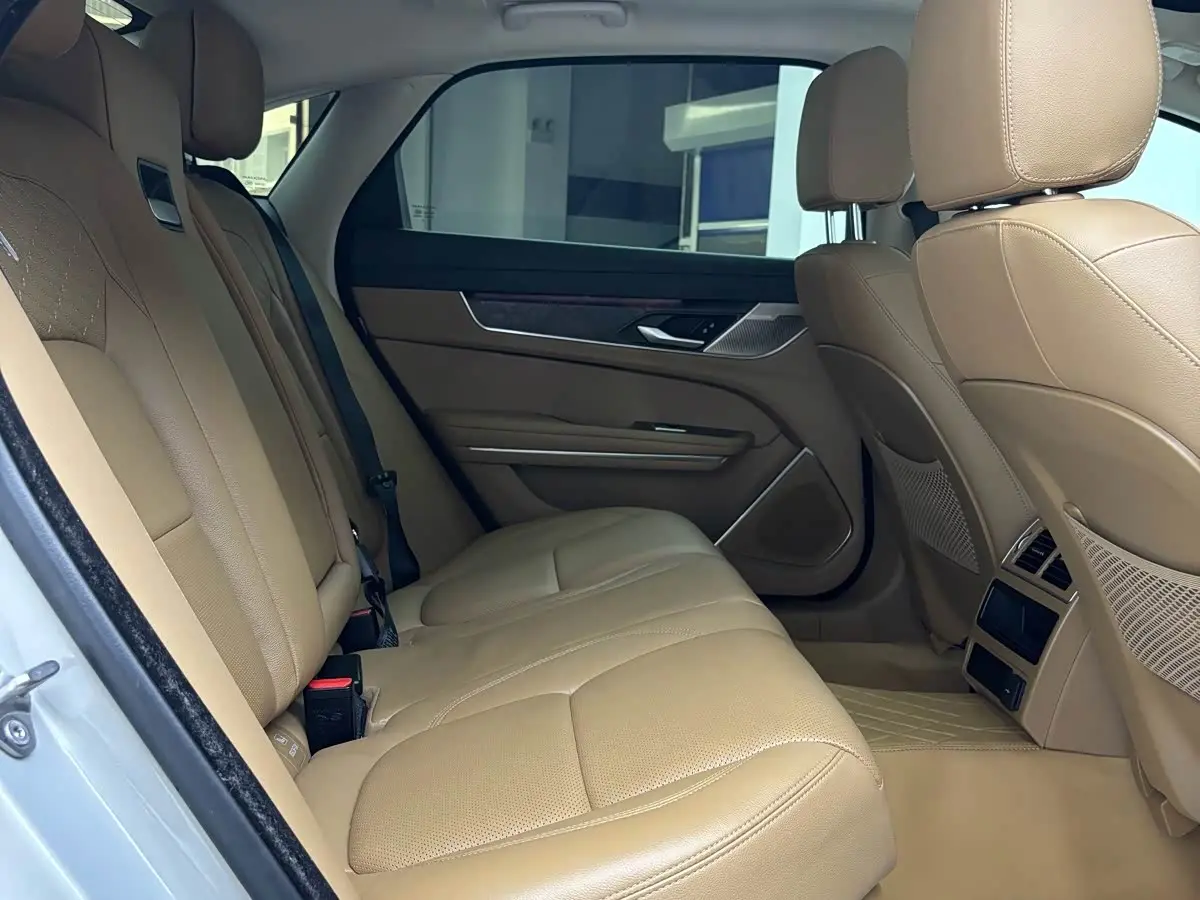 Jaguar XFL 2025 — Photo 14/20