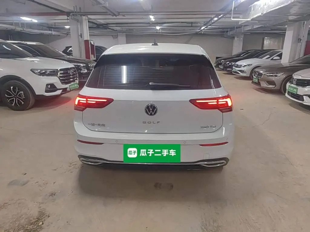 Volkswagen Golf 2023 — Photo 6/20