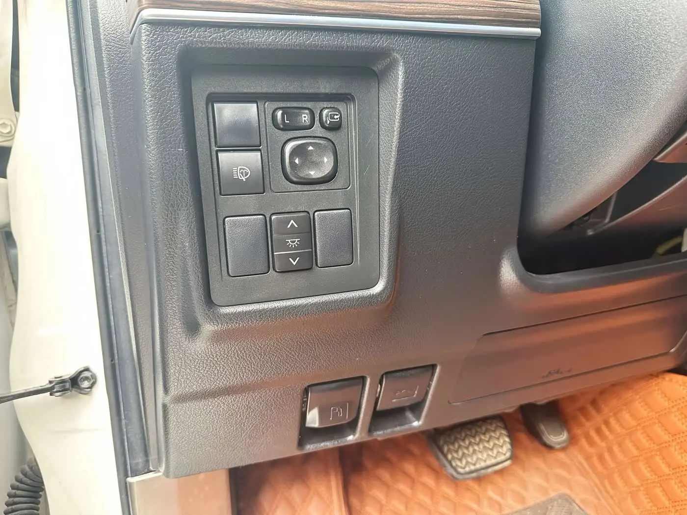 Toyota Prado 2019 — Photo 12/20