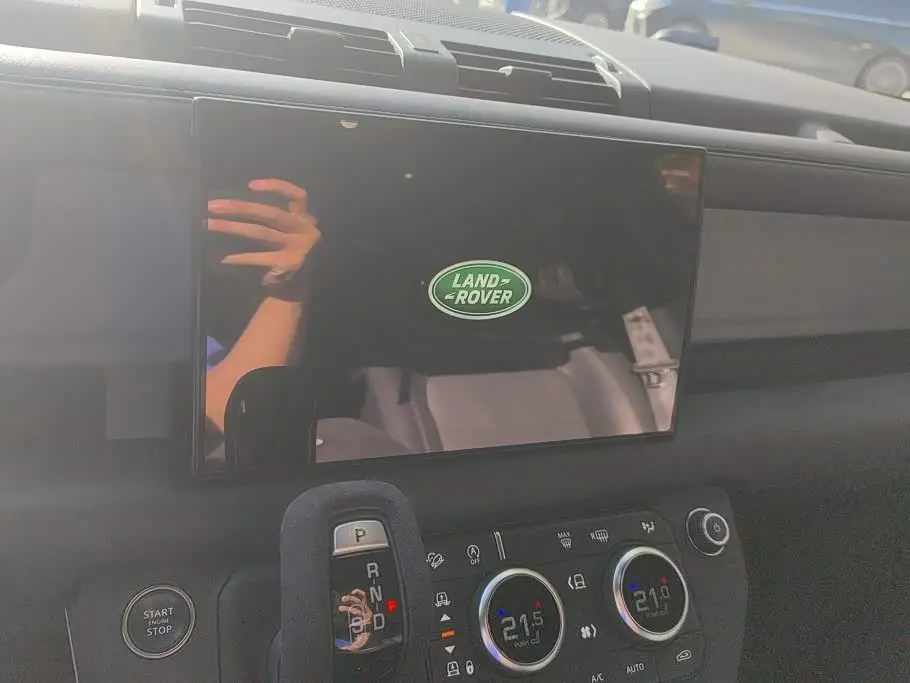 Land Rover Defender 2023 — Şəkil 13/16