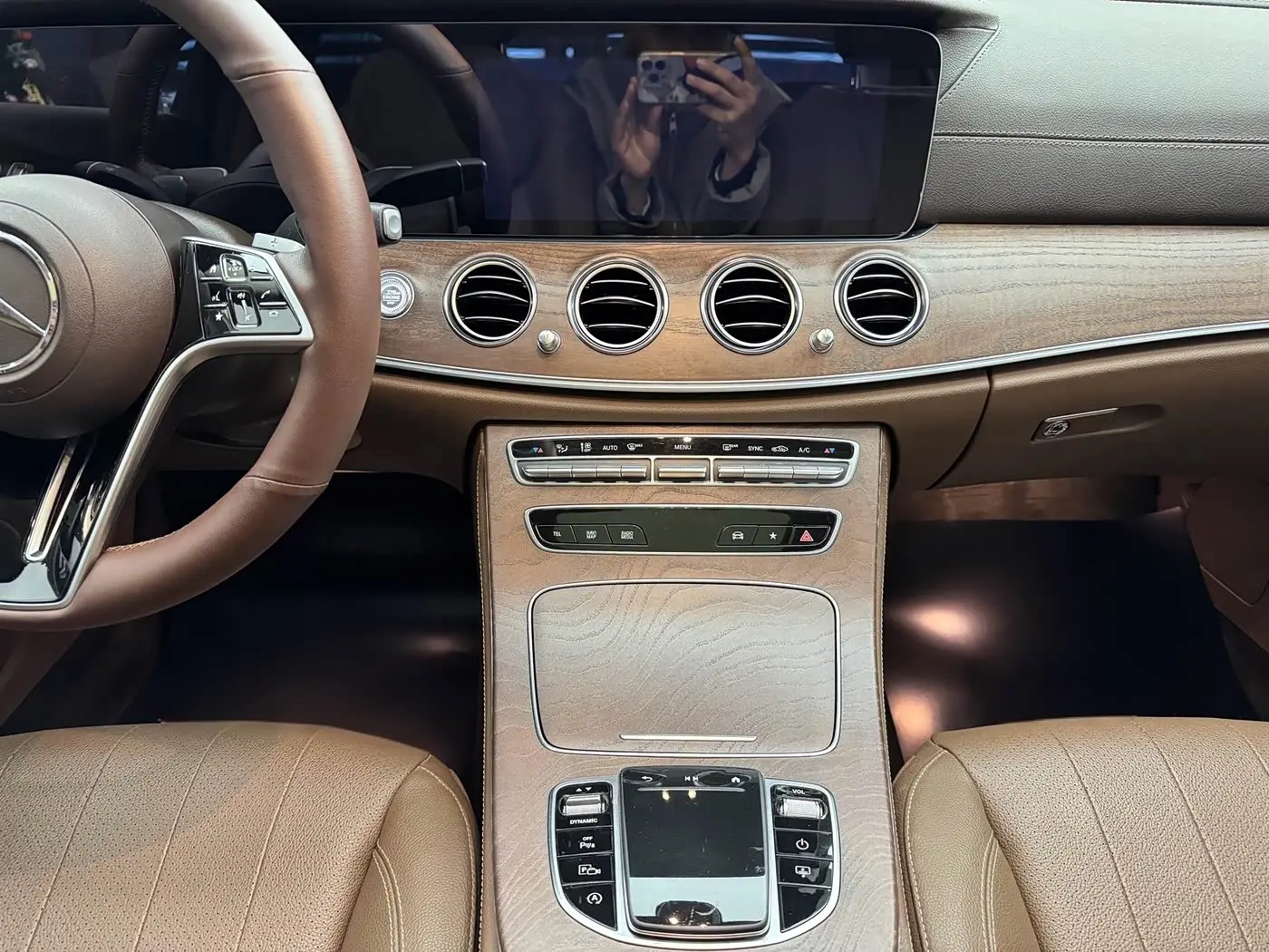 Mercedes-Benz E-Class 2023 — Фото 7/14