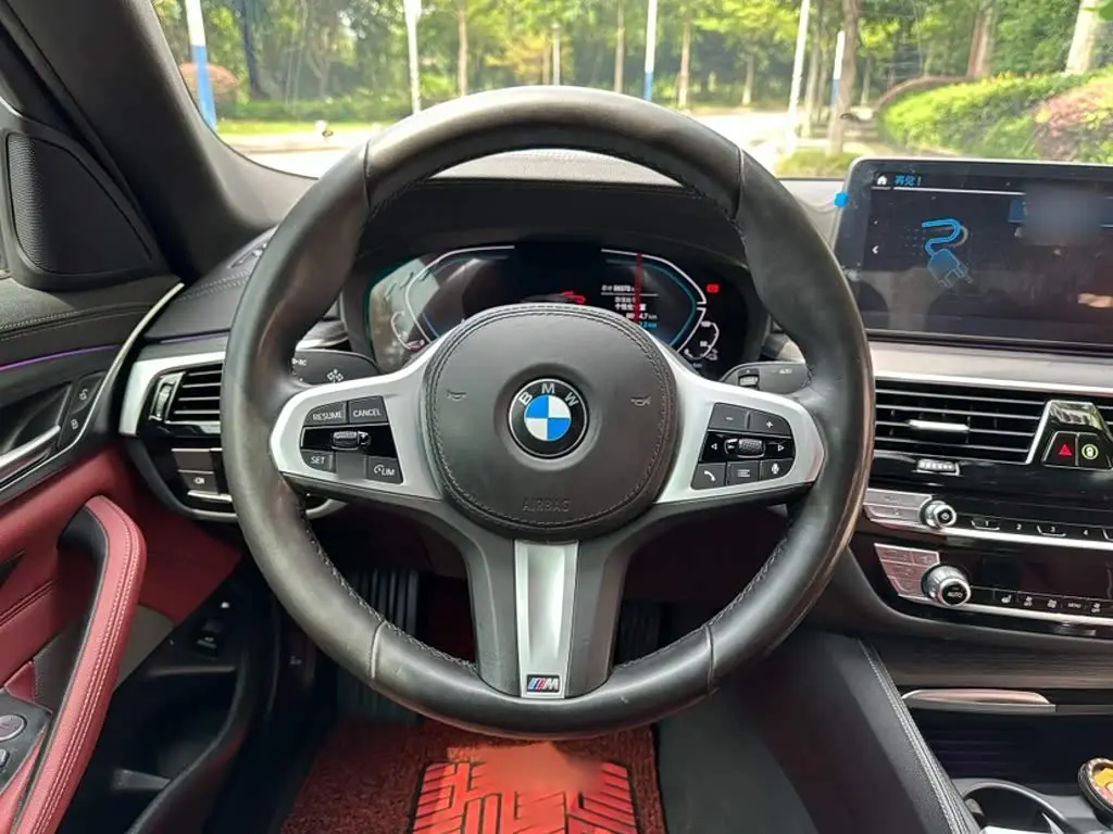 BMW 5 Series New Energy 2022 — Фото 19/20