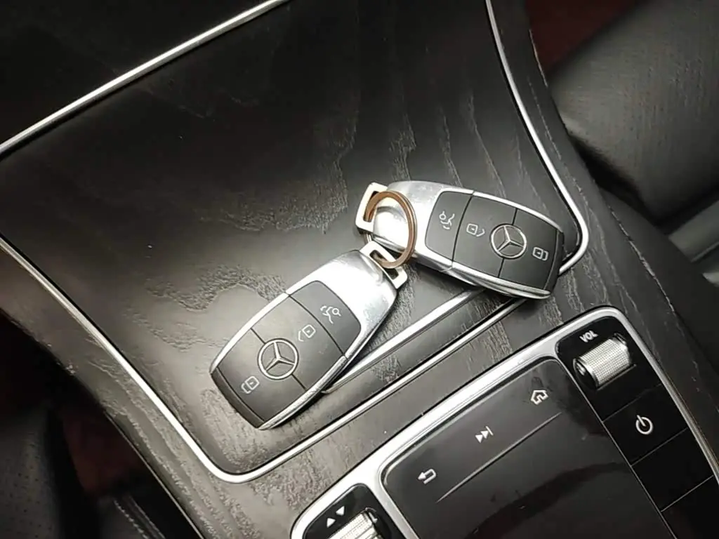 Mercedes-Benz C-Class 2021 — Photo 9/20
