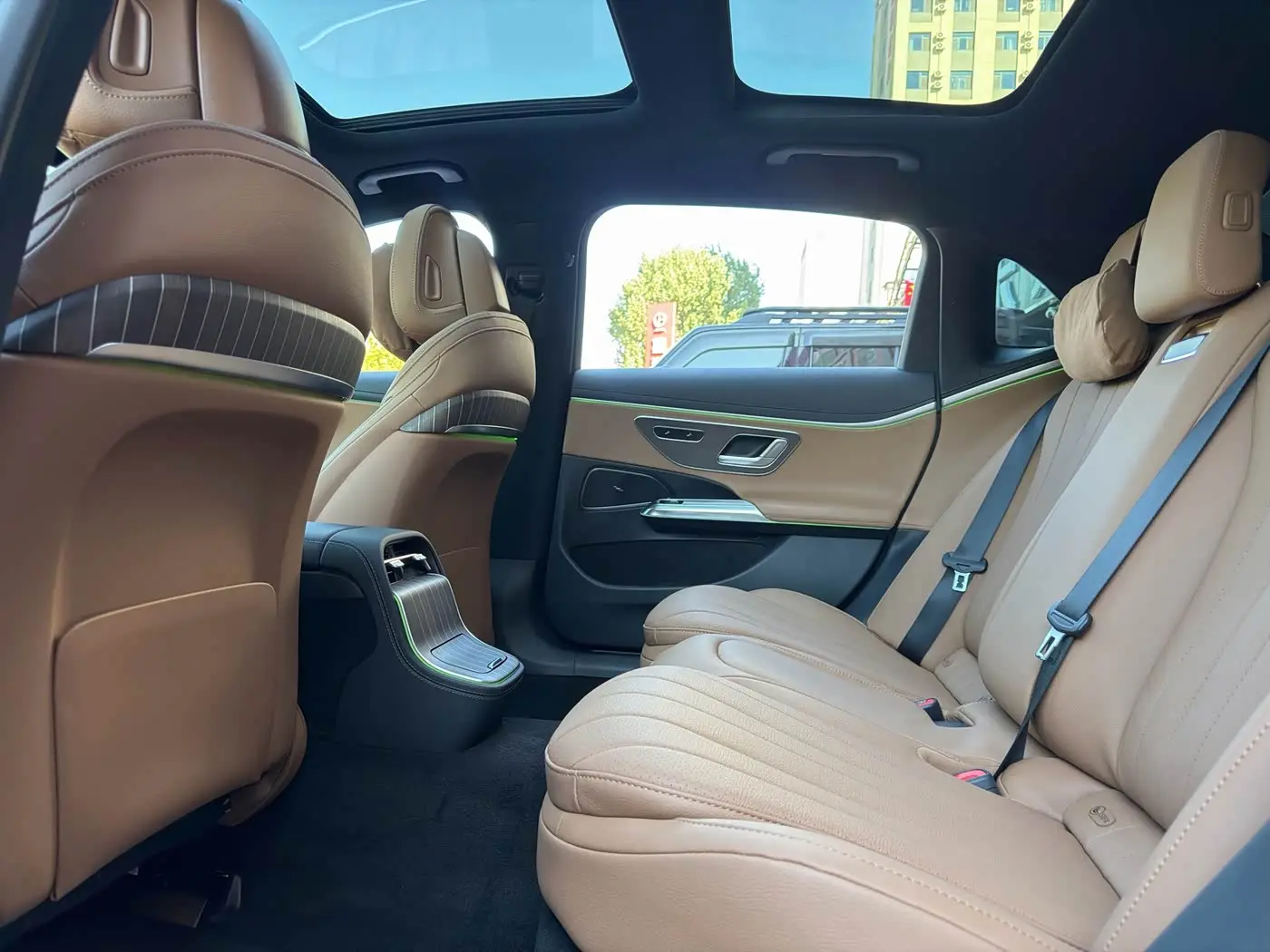 Mercedes-Benz E-Class 2025 — Şəkil 8/16