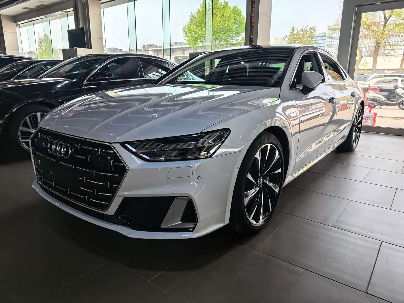 Audi A7L 2023 — Şəkil 1/9
