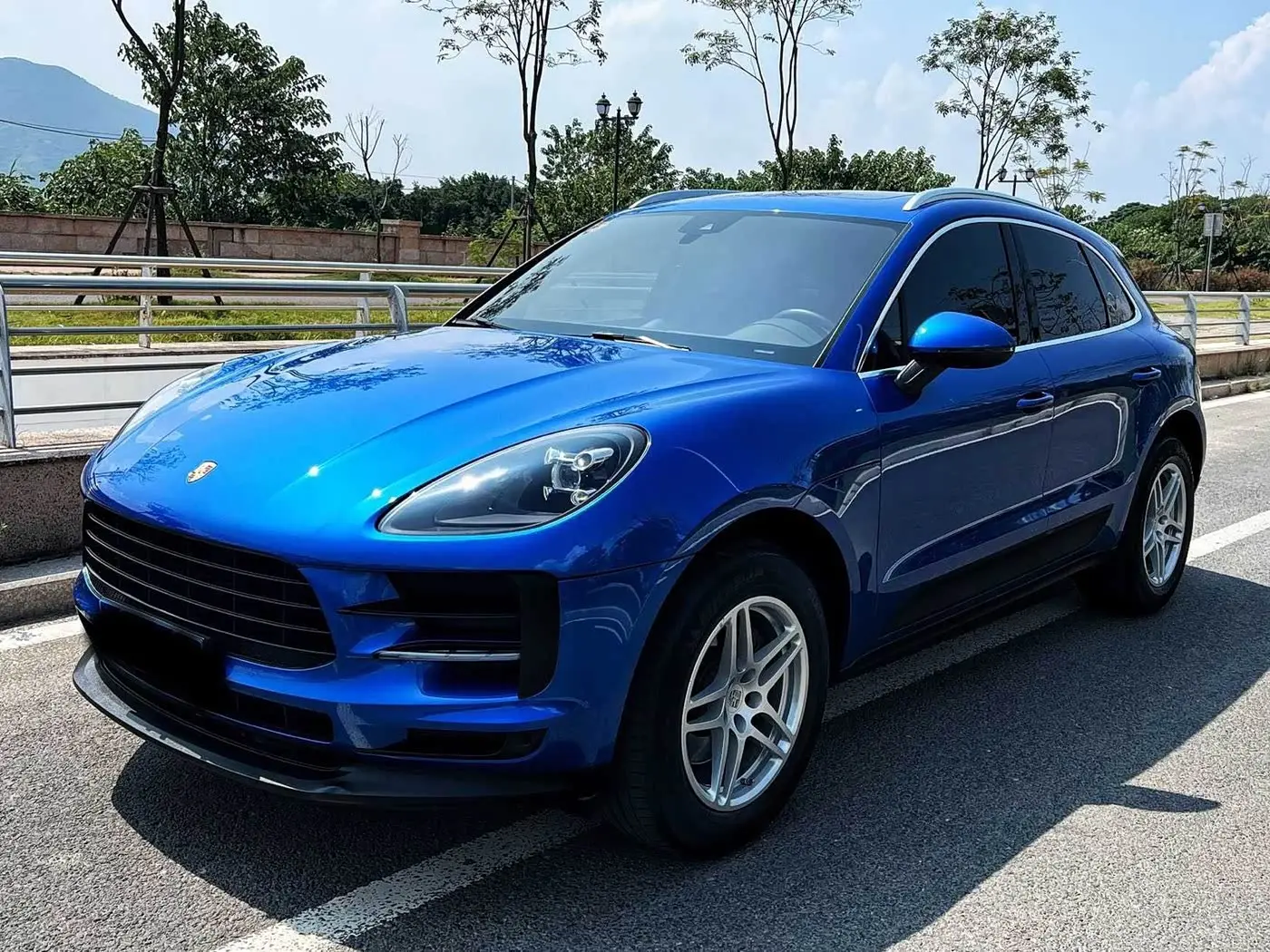 Porsche Macan 2020 — Фото 2/9