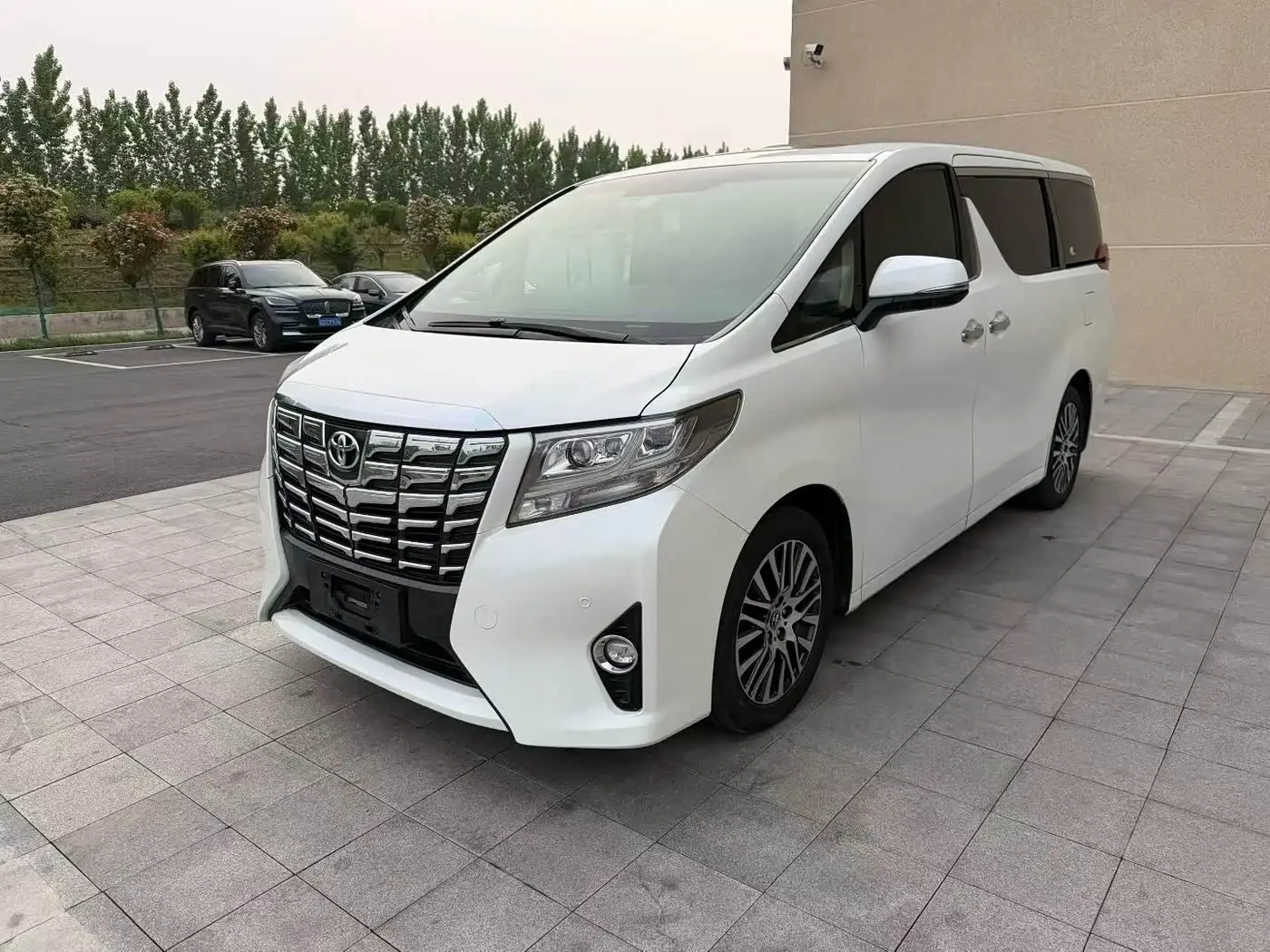 Toyota Alphard, 2016