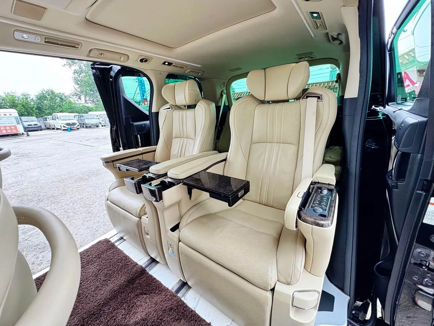 Toyota Alphard 2021 — Фото 17/20