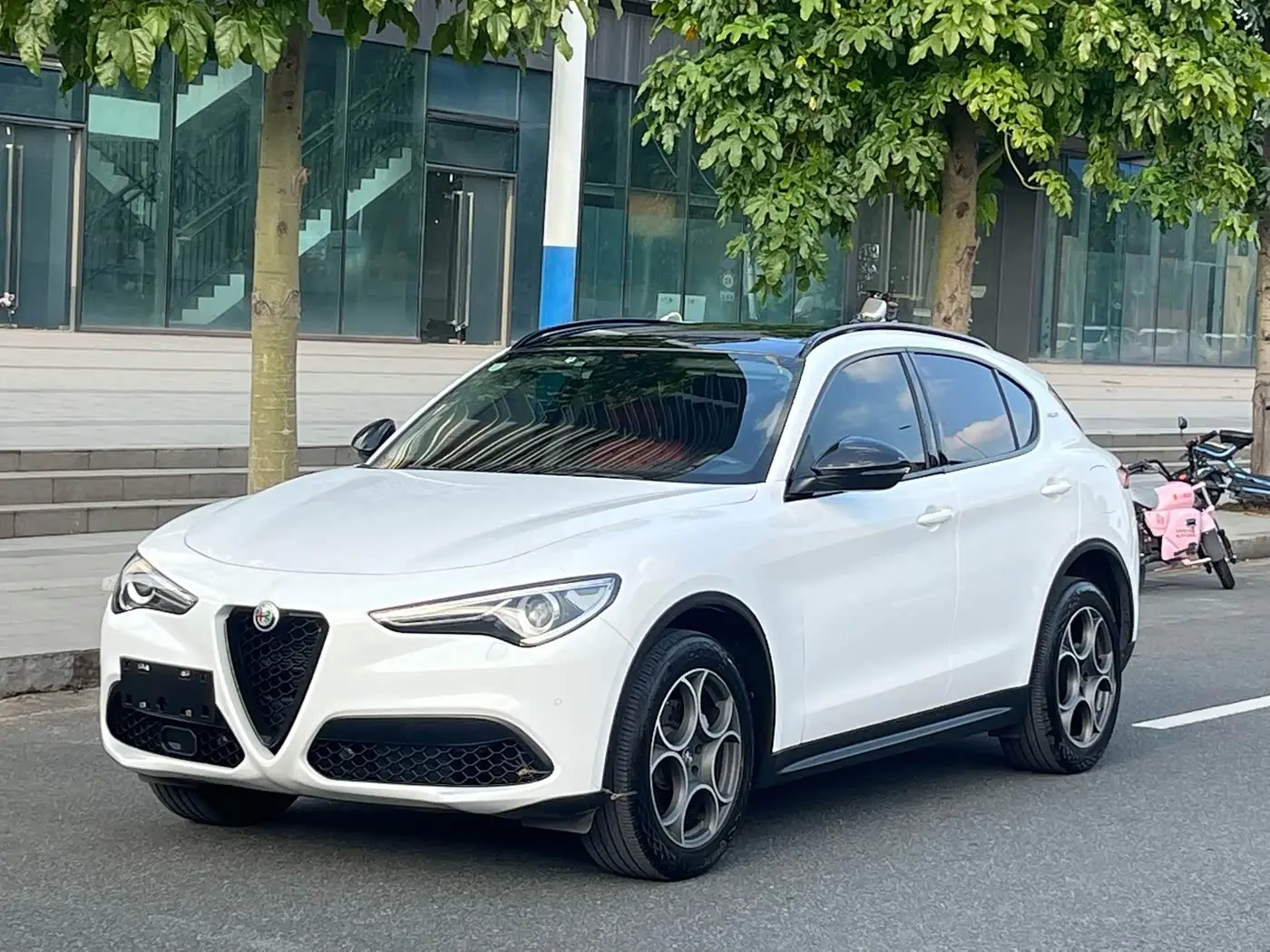 Alfa Romeo Stelvio 2021 — Фото 1/20