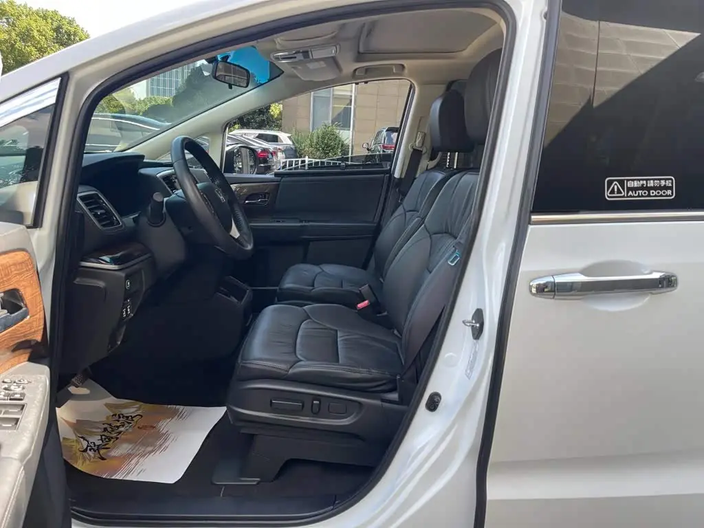 Honda Odyssey 2018 — Photo 11/20