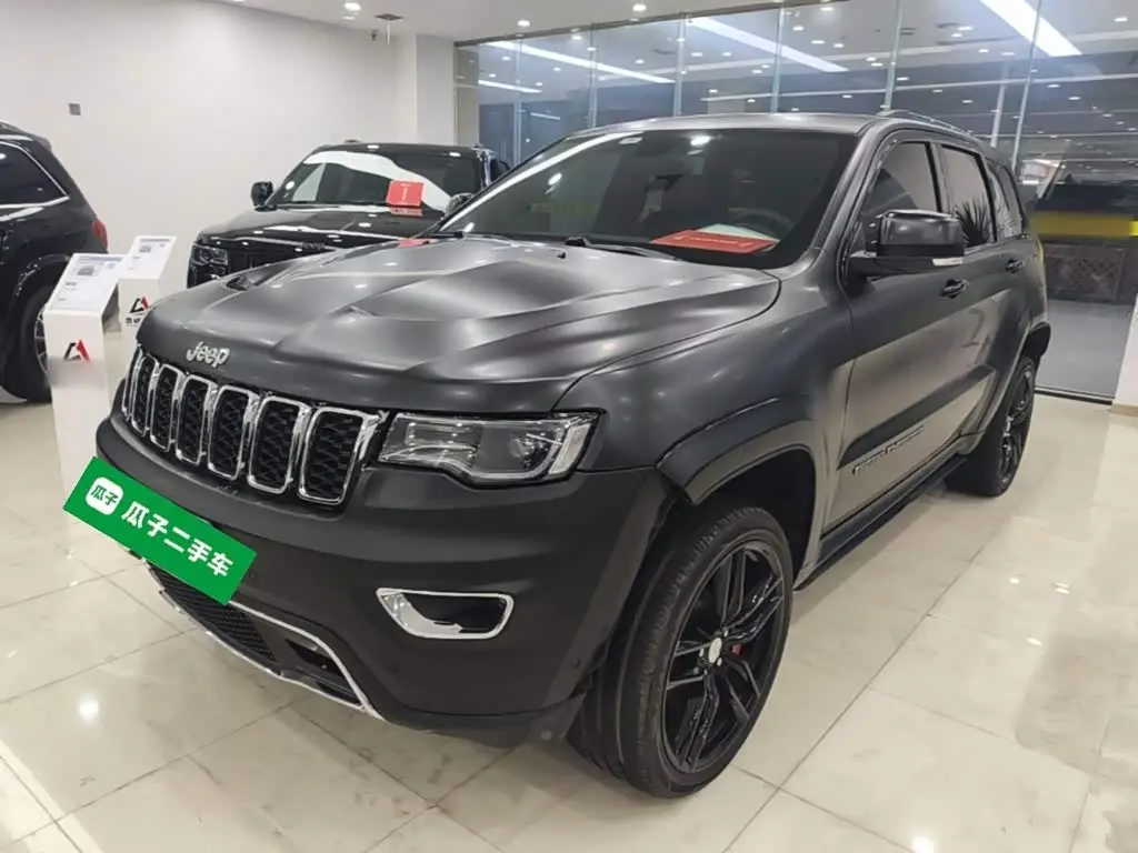 Jeep Grand Cherokee 2018 — Фото 1/20