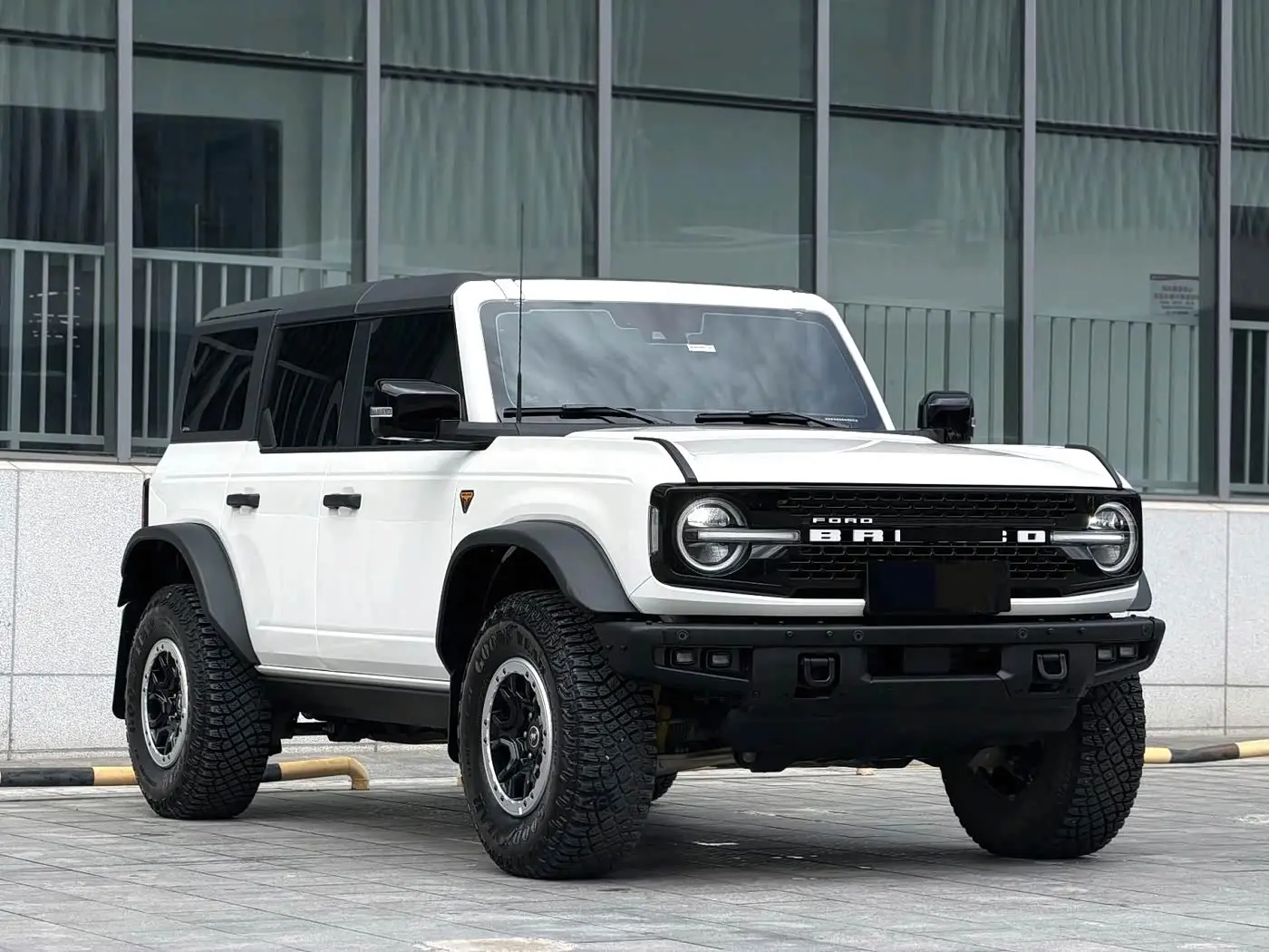 Ford Bronco 2024 — Photo 3/9