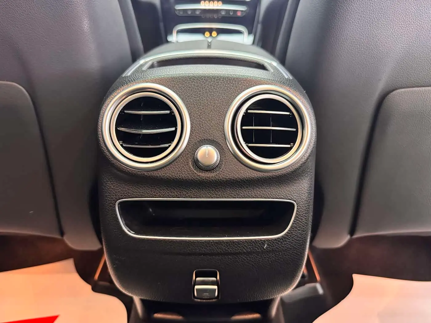 Mercedes-Benz GLC 2020 — Photo 17/20