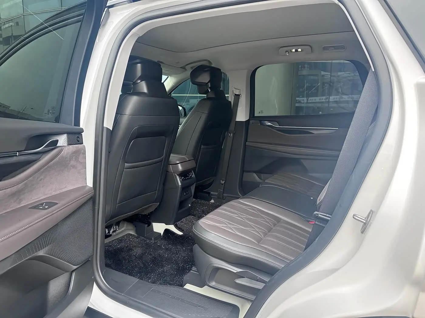 Ford Edge 2025 — Şəkil 14/20