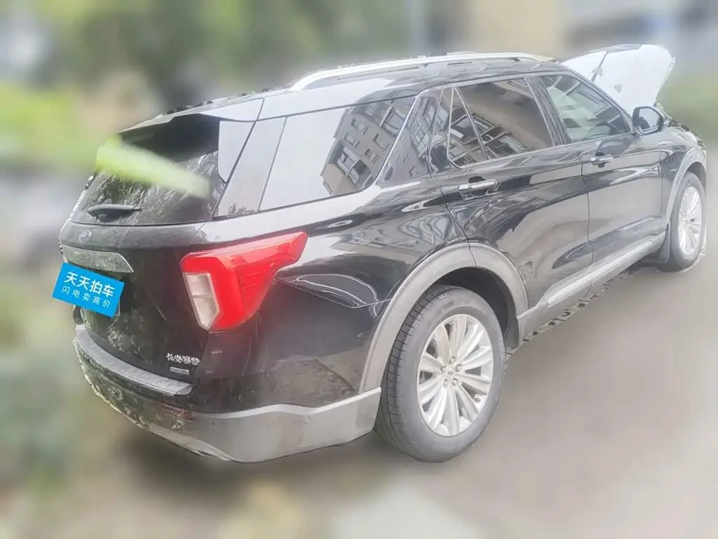Ford Explorer 2021 — Фото 2/13