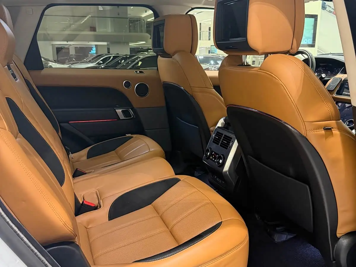 Land Rover Range Rover Sport 2018 — Photo 10/15