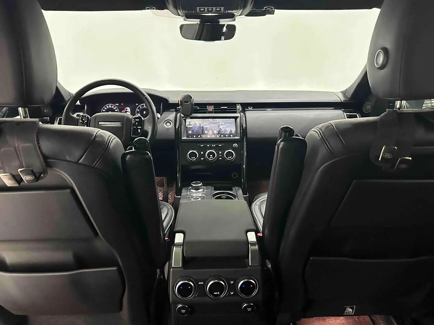 Land Rover Discovery 2020 — Photo 7/20