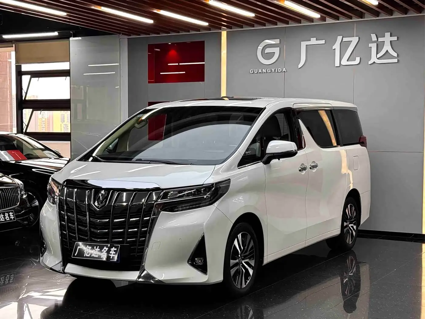 Toyota Alphard, 2019