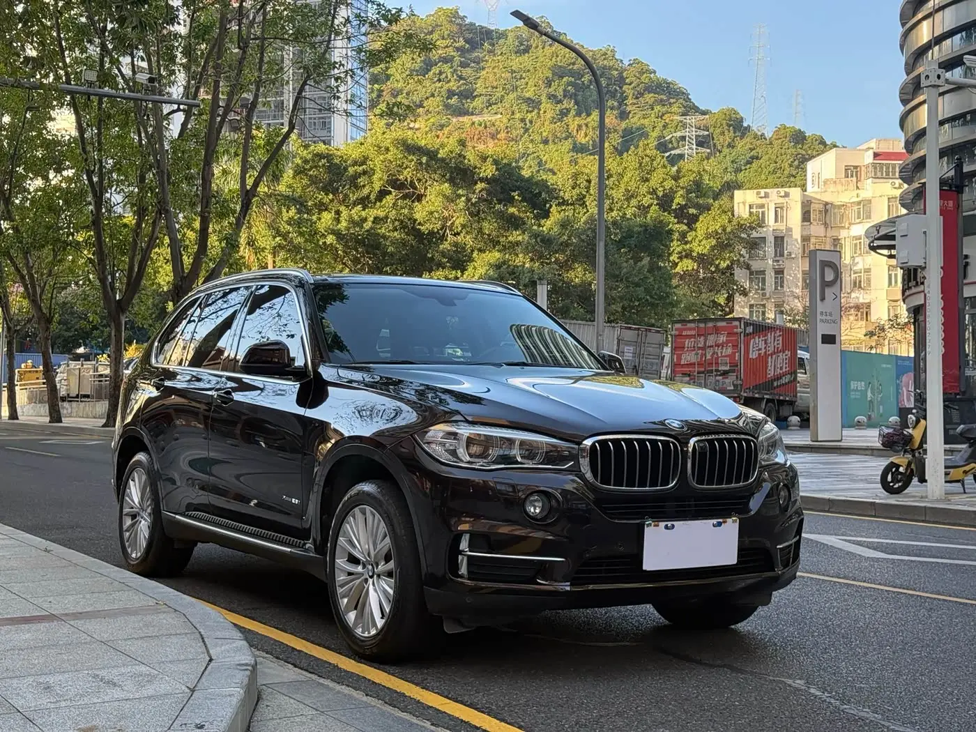 BMW X5 2017 — Фото 2/16