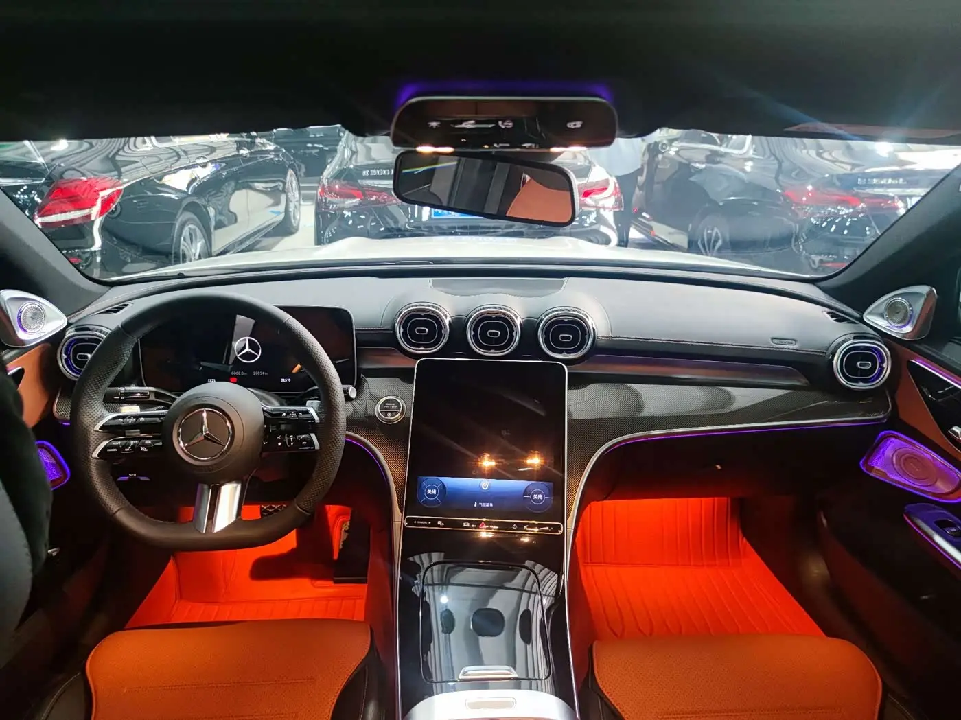 Mercedes-Benz C-Class 2024 — Photo 8/20