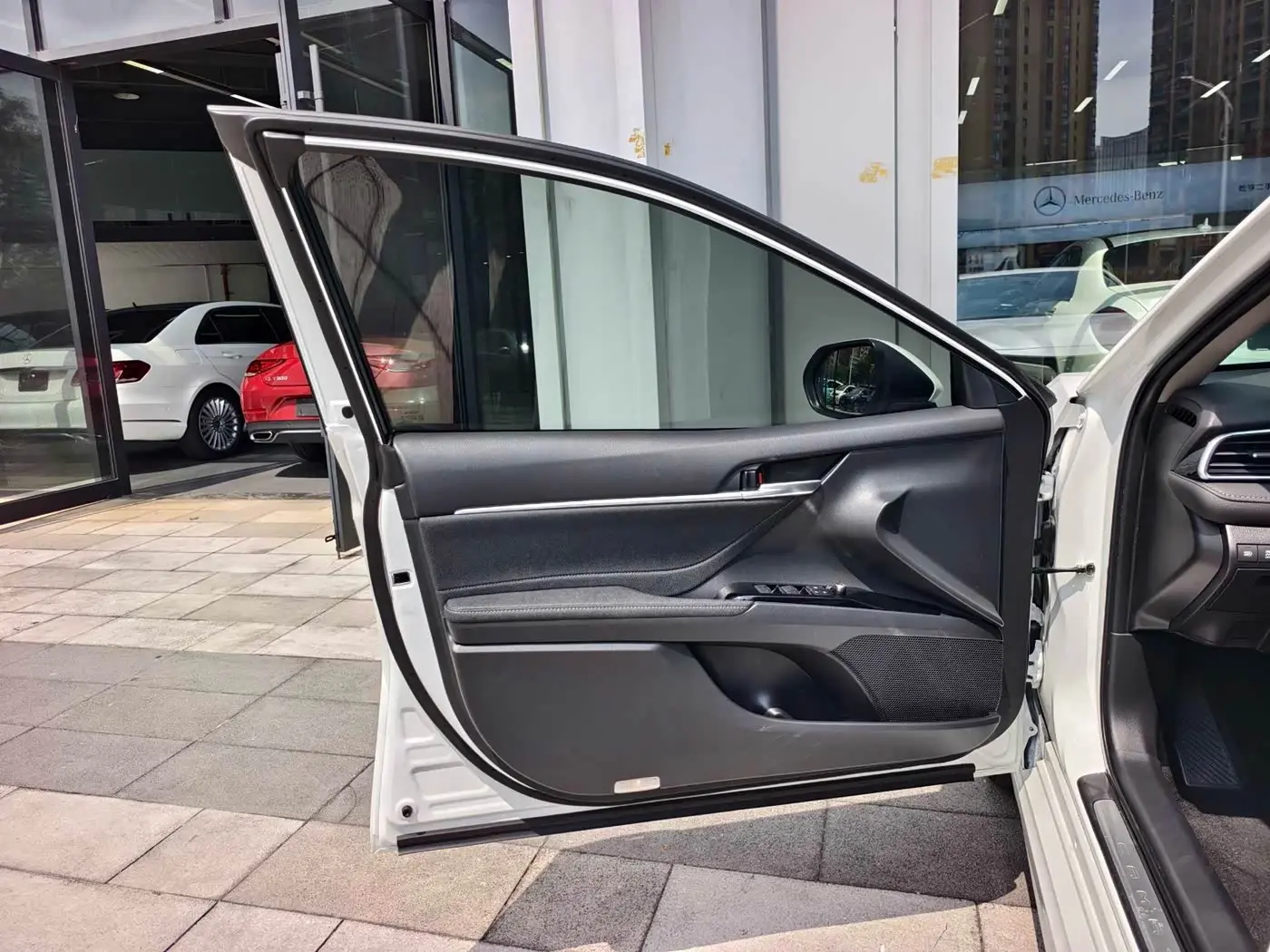 Toyota Camry 2023 — Фото 14/20