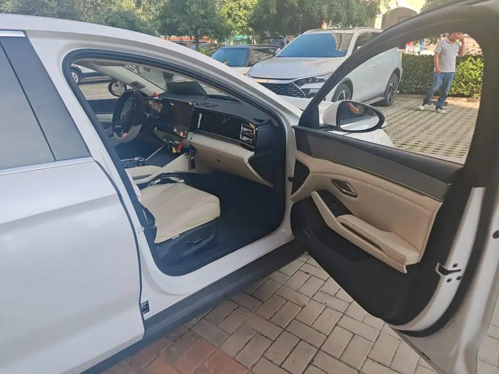 BYD Qin L 2024 — Photo 19/20