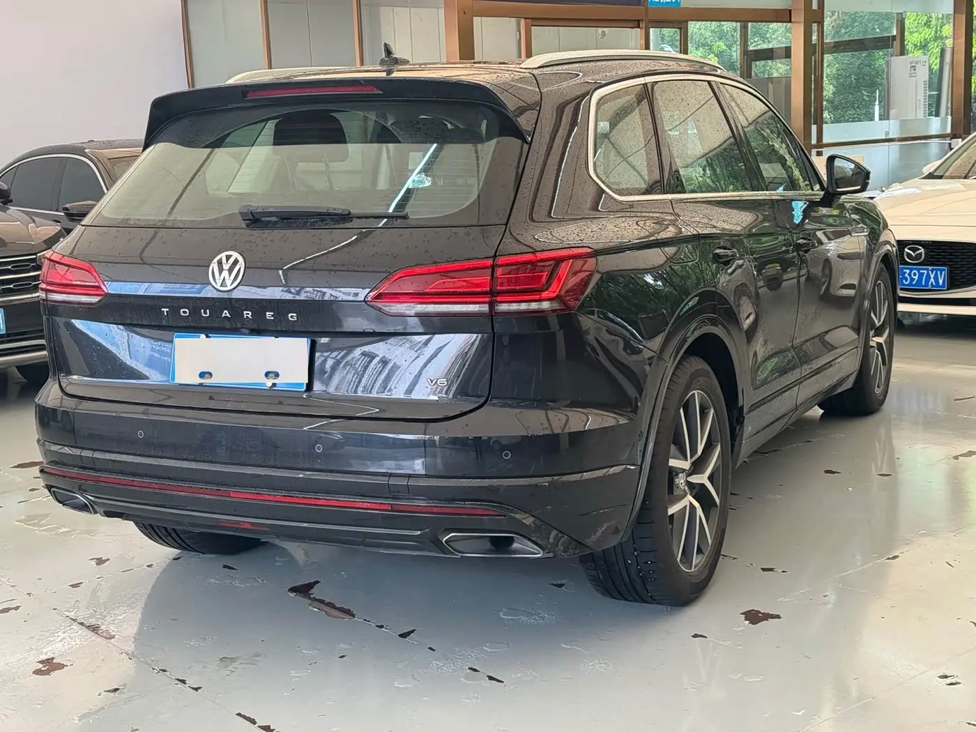 Volkswagen Touareg 2019 — Фото 10/10