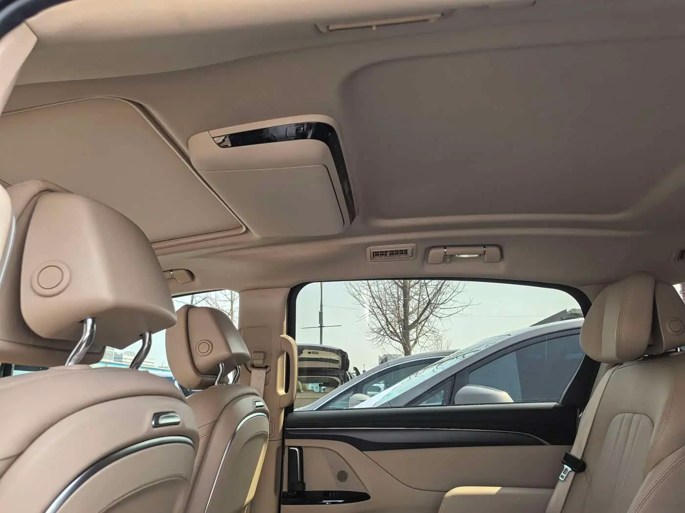 Buick GL8 New Energy 2025 — Фото 13/16