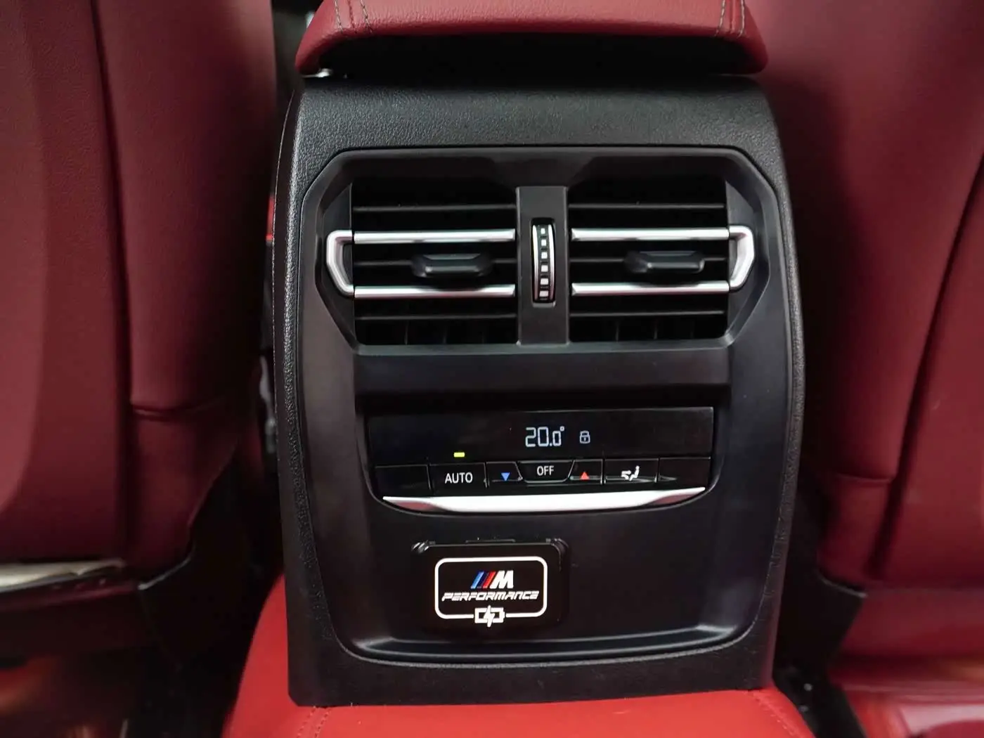 BMW 3 Series 2023 — Фото 15/20