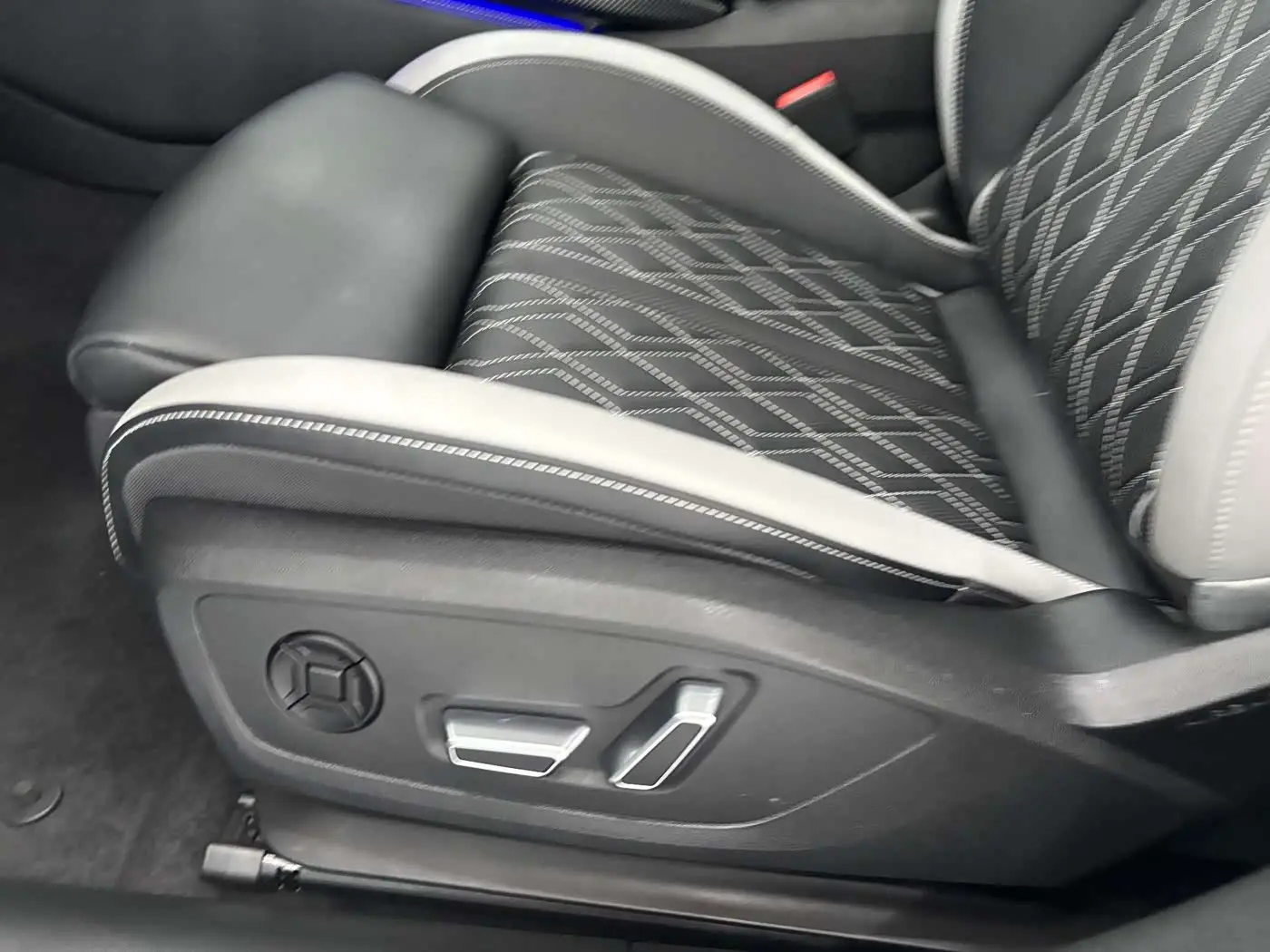 Audi A5L 2025 — Photo 15/20