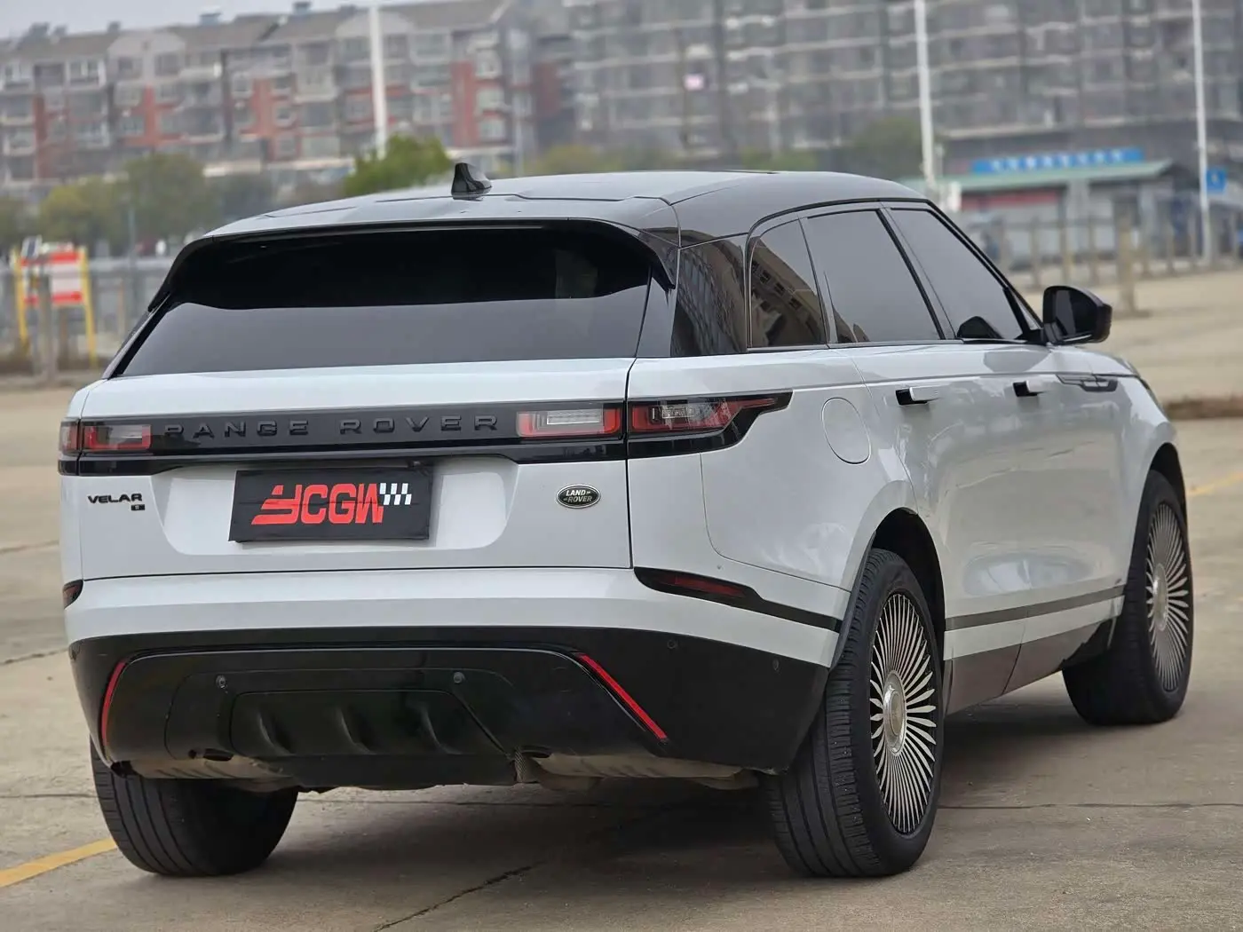 Land Rover Range Rover Velar 2022 — Фото 15/15