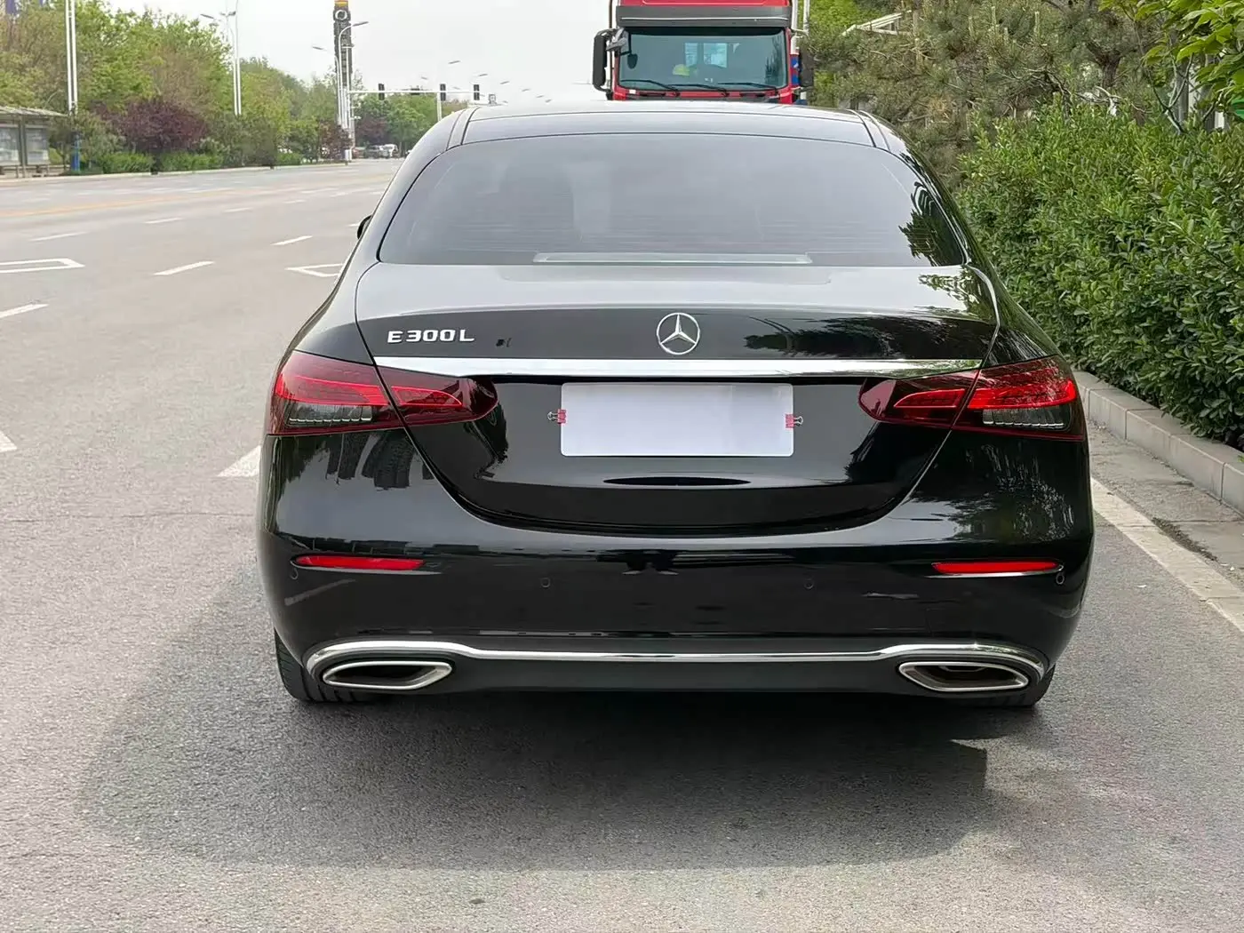 Mercedes-Benz E-Class 2021 — Photo 17/18
