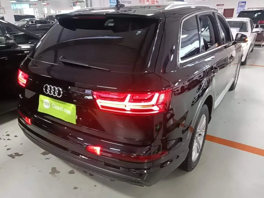 Audi Q7 2019 — Şəkil 7/20