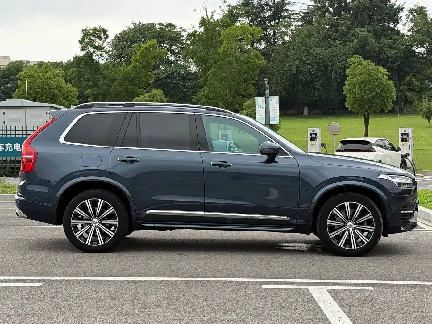 Volvo XC90 2017 — Фото 4/18