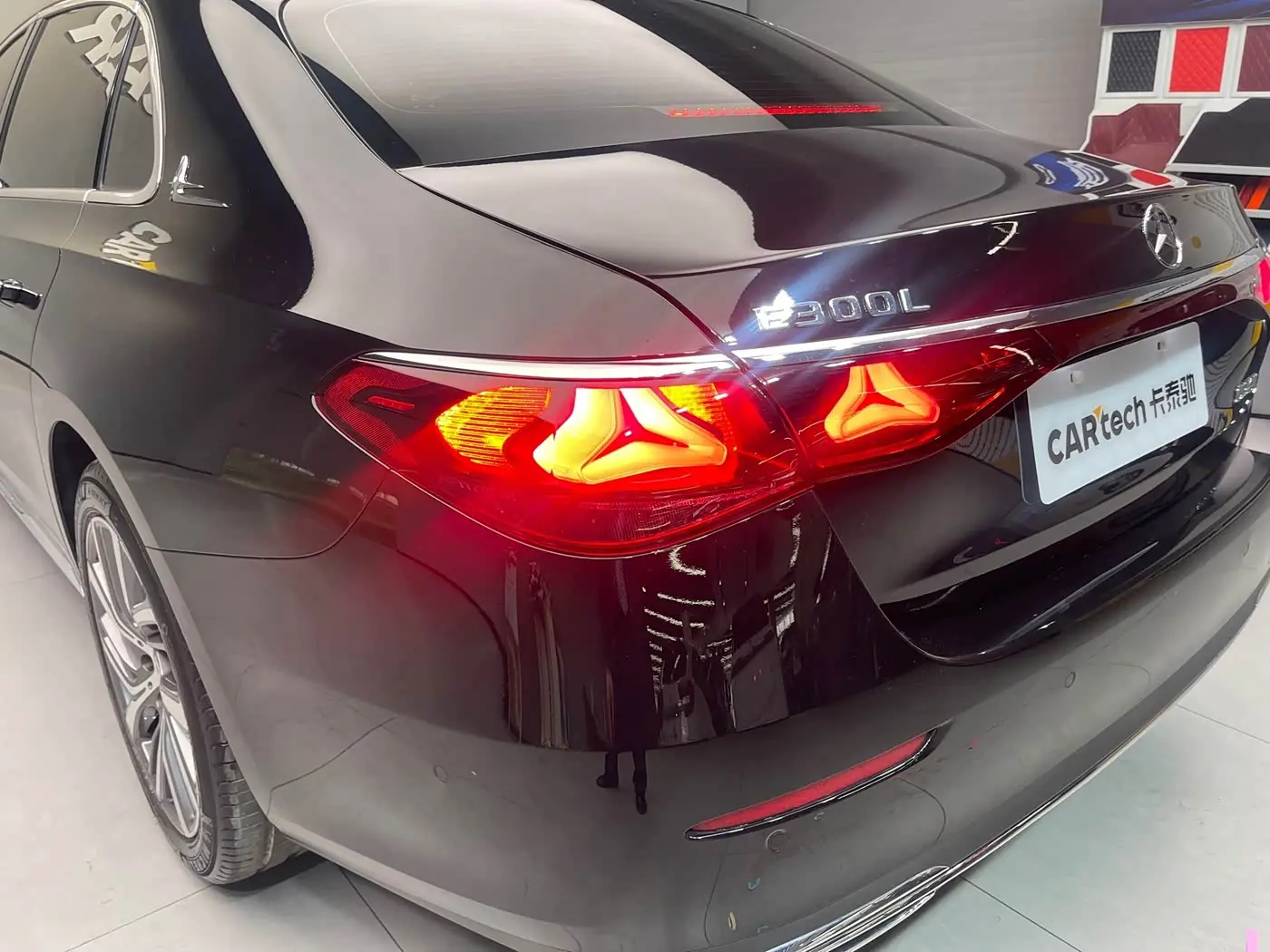 Mercedes-Benz E-Class 2024 — Photo 11/20