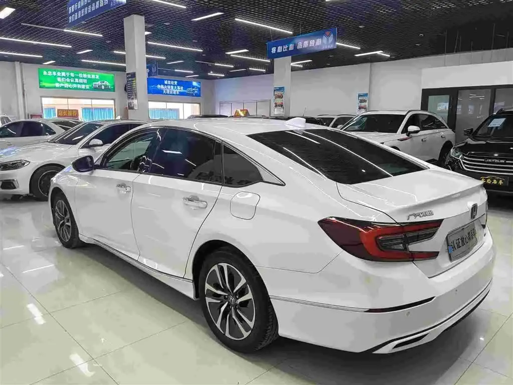 Honda Accord 2023 — Photo 4/9