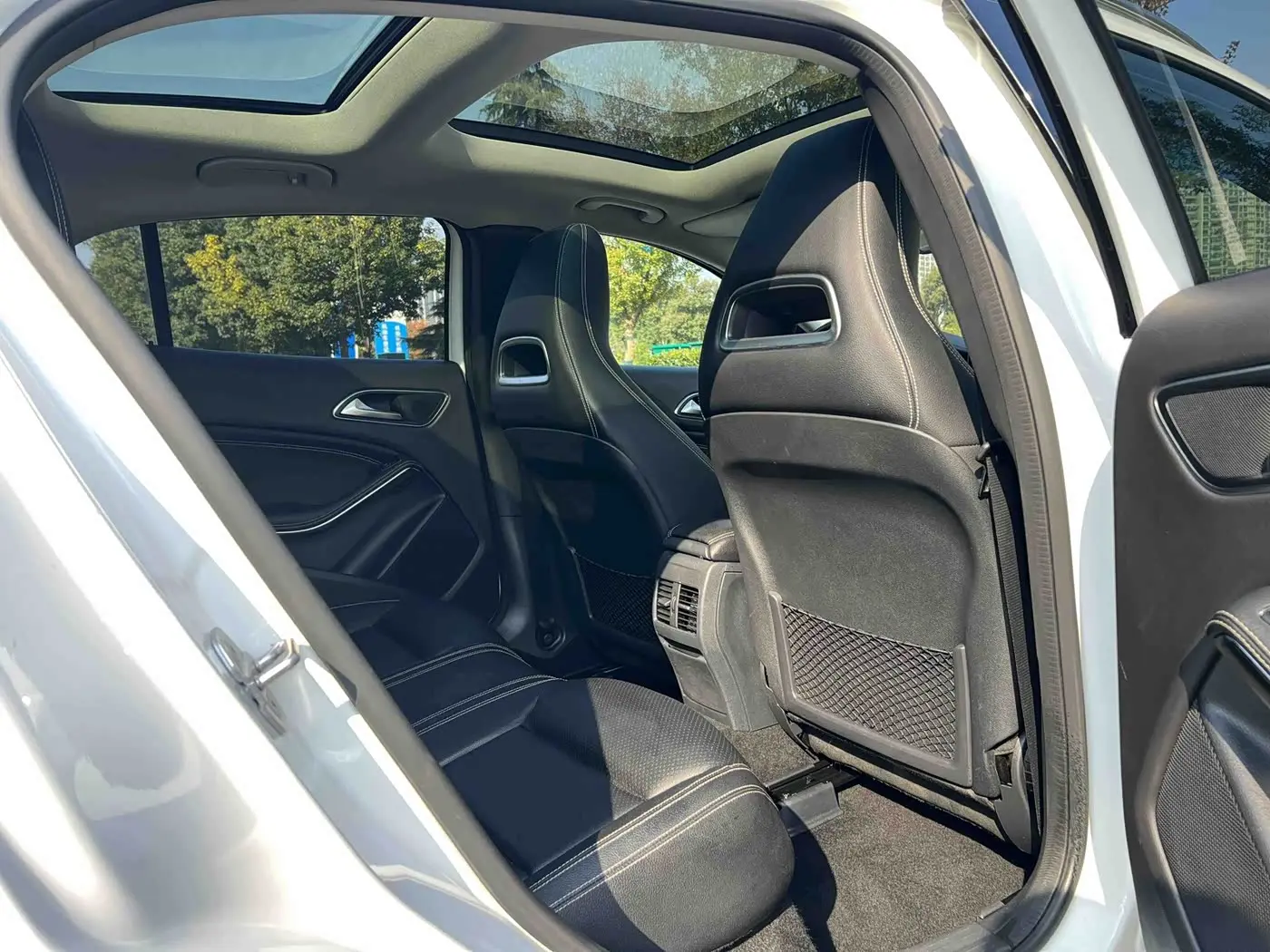 Mercedes-Benz GLA 2019 — Фото 10/17